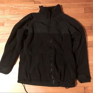 Men’s 300 weight black fleece, size medium.